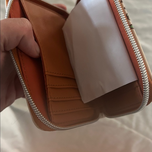 Loungefly Snoopy Christmas Round Crossbody Bag and wallet - Picture 12 of 13